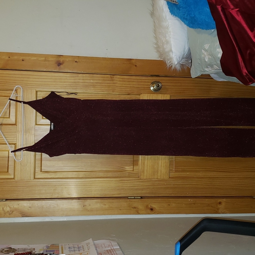 Red jumpsuit with glitter that does not fall off
